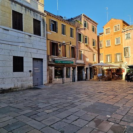 Veneziacentopercento La Forcola Apartment, Next To Rialto Bridge מראה חיצוני תמונה