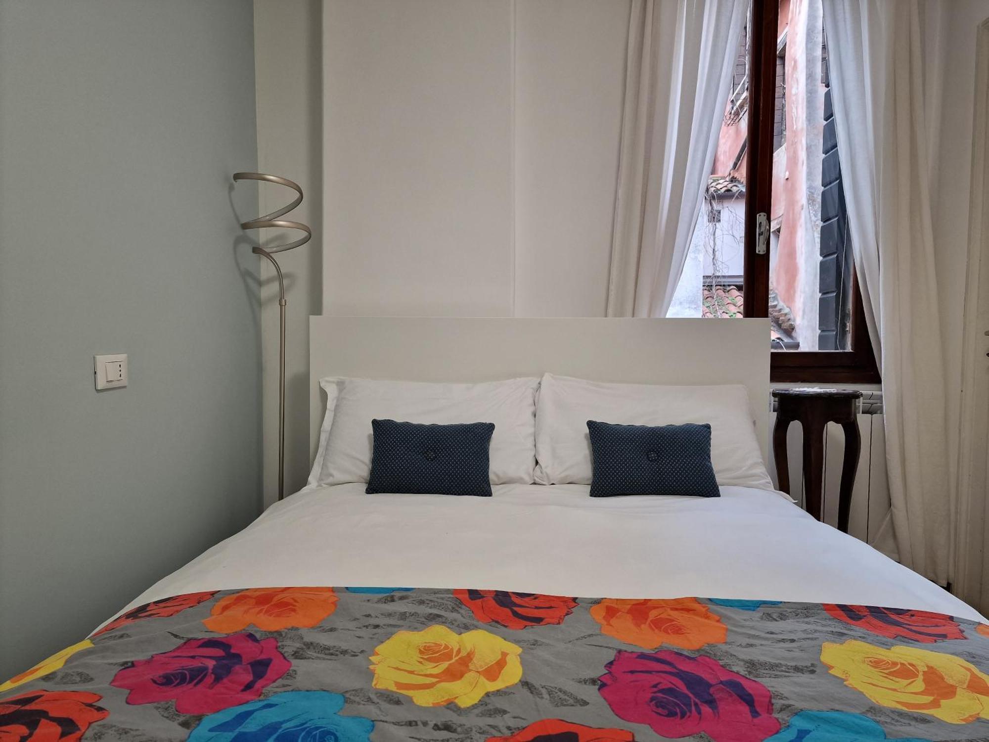 Veneziacentopercento La Forcola Apartment, Next To Rialto Bridge מראה חיצוני תמונה