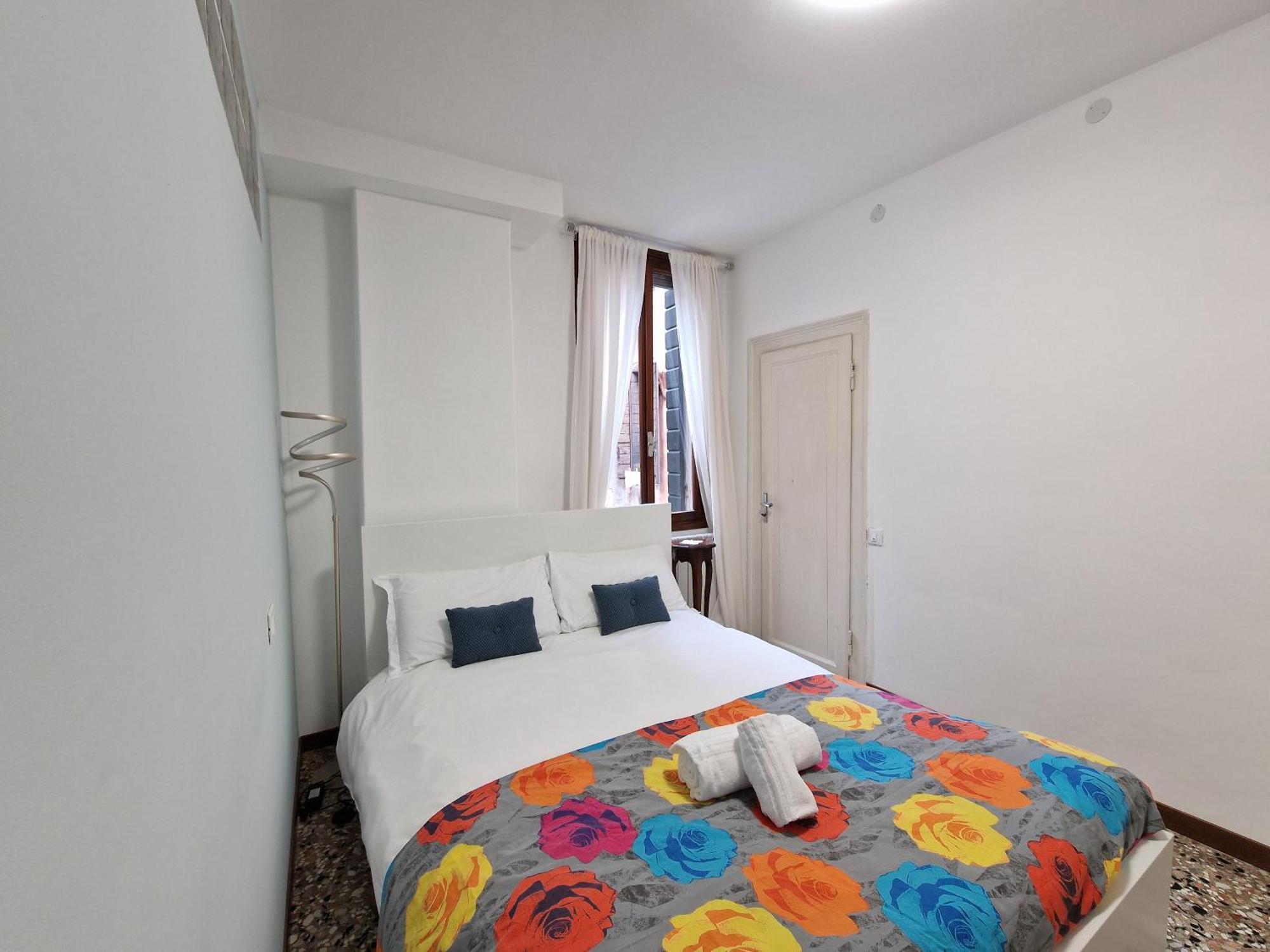 Veneziacentopercento La Forcola Apartment, Next To Rialto Bridge מראה חיצוני תמונה