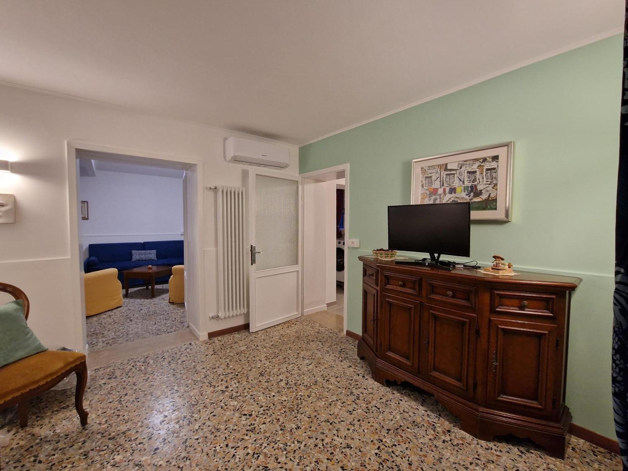 Veneziacentopercento La Forcola Apartment, Next To Rialto Bridge מראה חיצוני תמונה